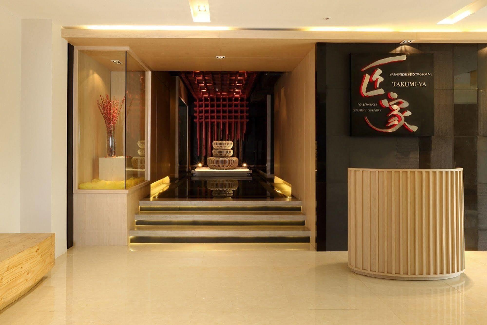 Hotel Max Nay Pyi Taw Naypyidaw Exteriör bild