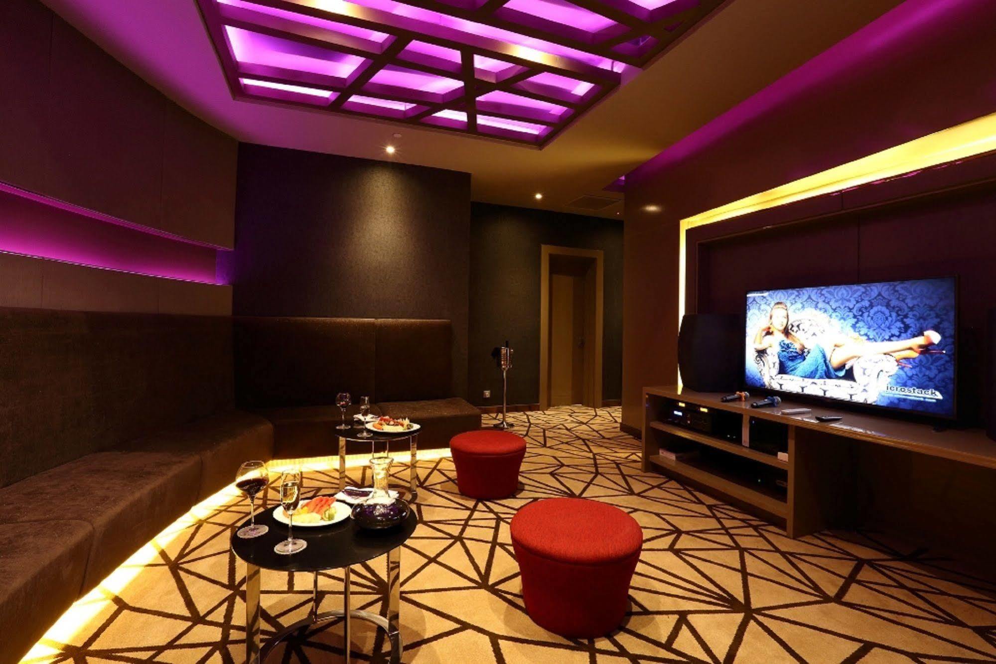 Hotel Max Nay Pyi Taw Naypyidaw Exteriör bild